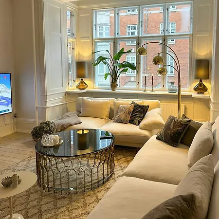 Mansion Flat In Copenhagen's Cultural Quarter דירה