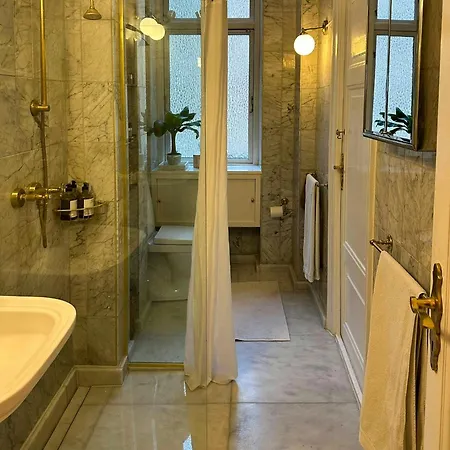 Mansion Flat In Copenhagen's Cultural Quarter